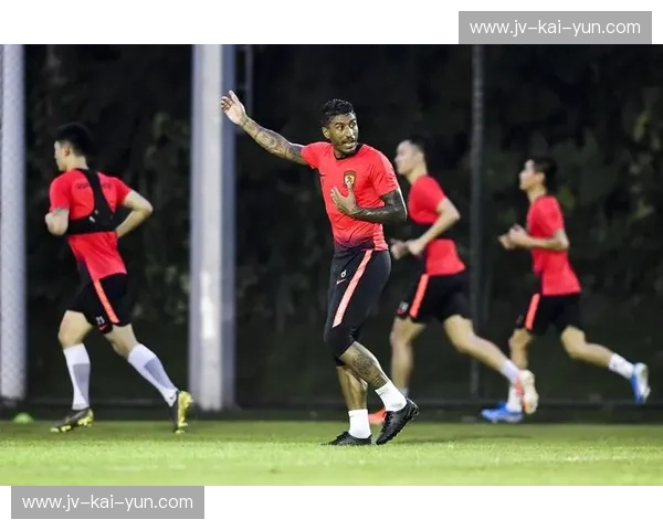 巅峰荣耀之战：亚冠恒大vs上港时间，定格中国足球的黄金岁月