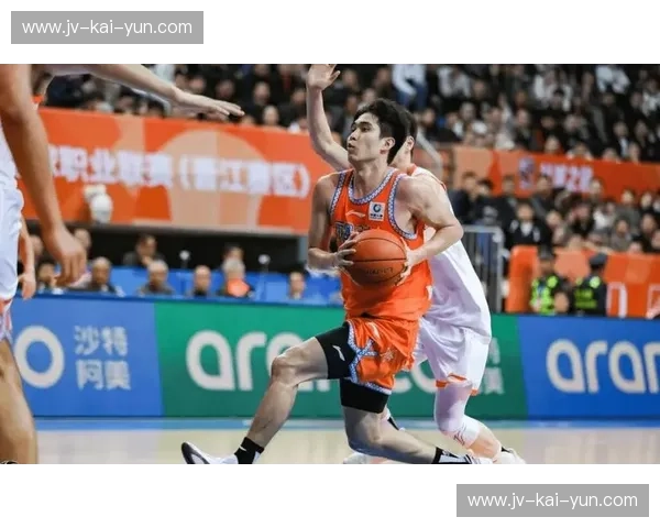 巅峰对决，荣耀之战：北控男篮与福建男篮的恩怨情仇与篮球梦想