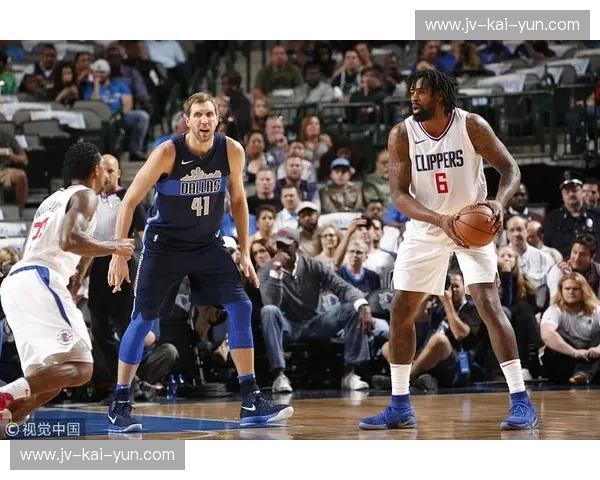 独家揭秘：小牛vs快船史诗对决，巨星闪耀，战术博弈，燃爆全场！